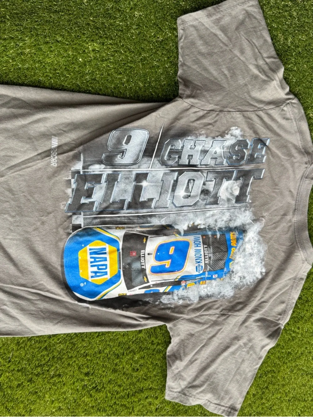 Chase Elliott NASCAR Grey Graphic Shirt‎ Size Small Napa Hendrick Motorsports #9